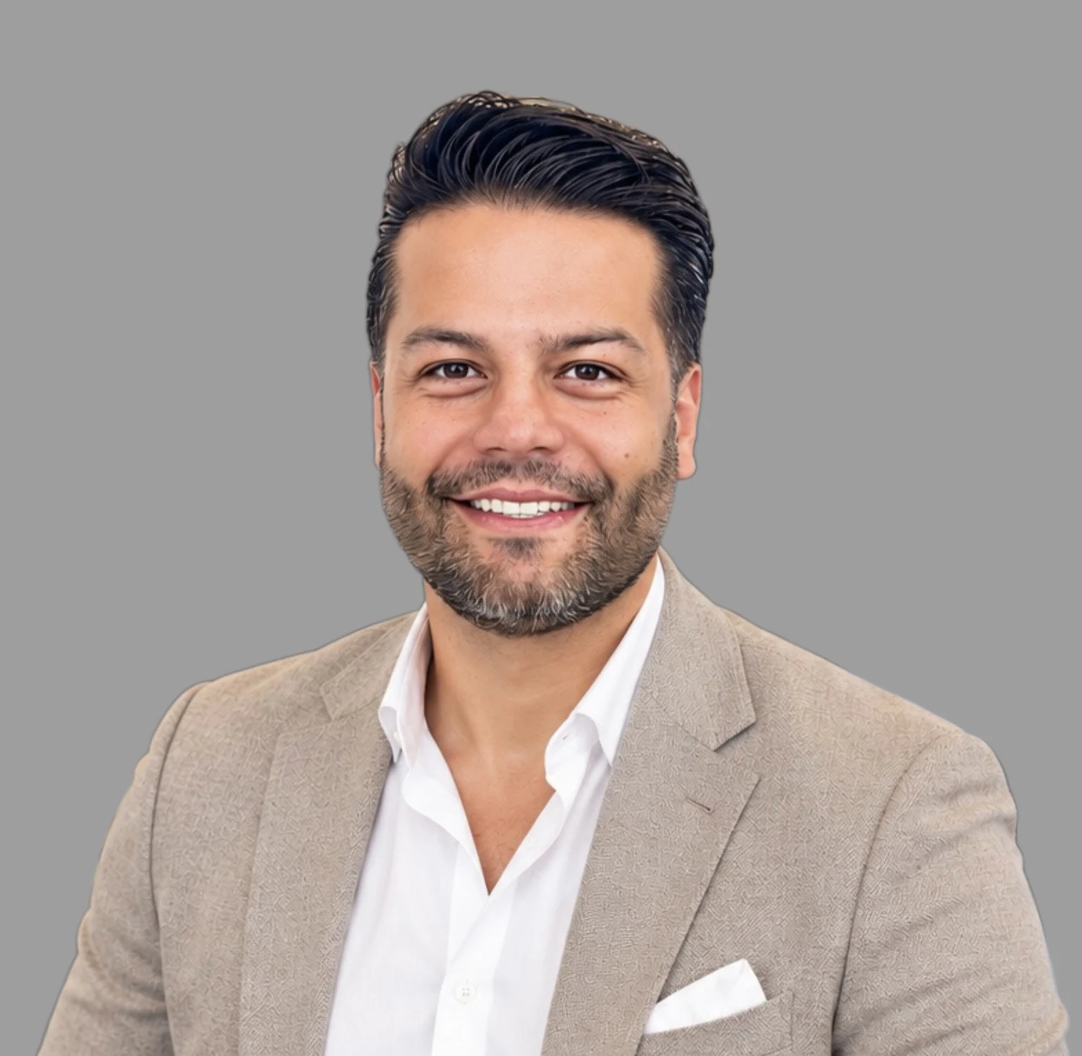 Najim Walizada im hellen Sakko